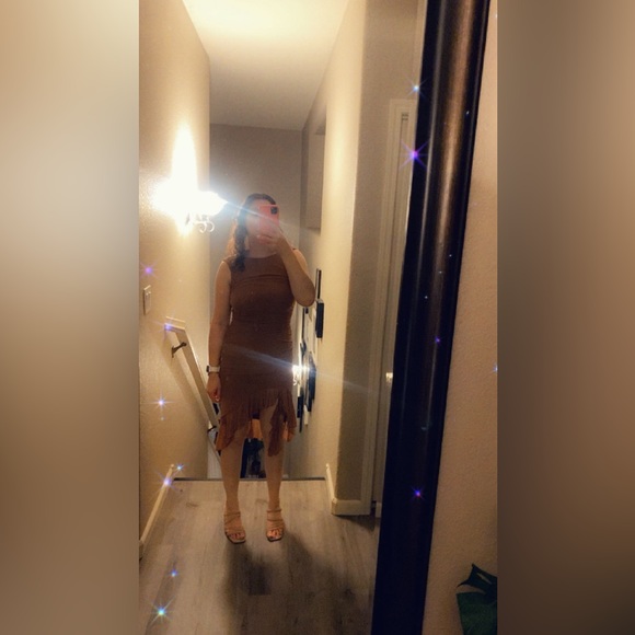 Ruched Ruffle Dress - Picture 3 of 4